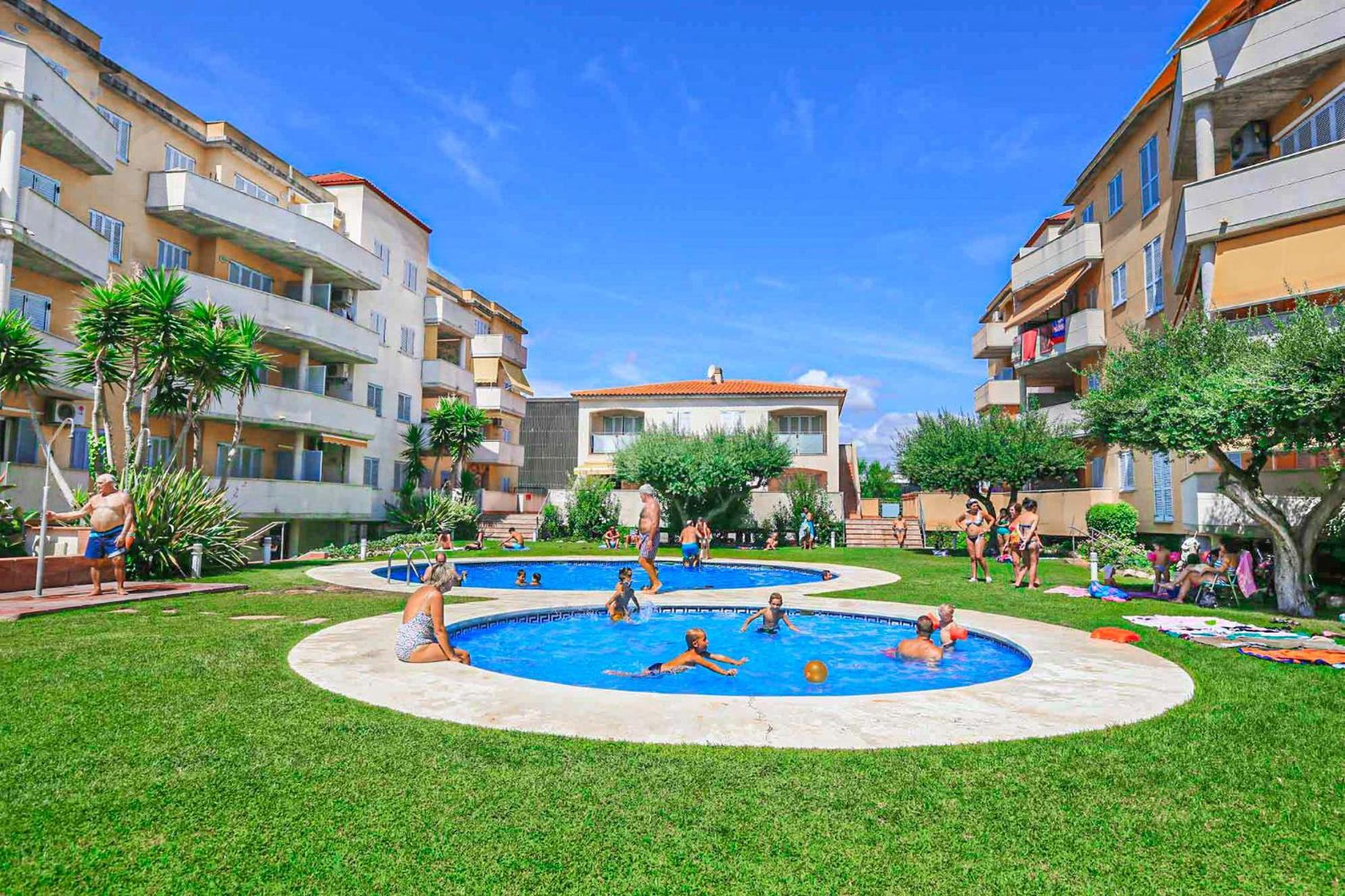 Апартаменты Del Sol Litoral - Only Families Камбрильс Экстерьер фото