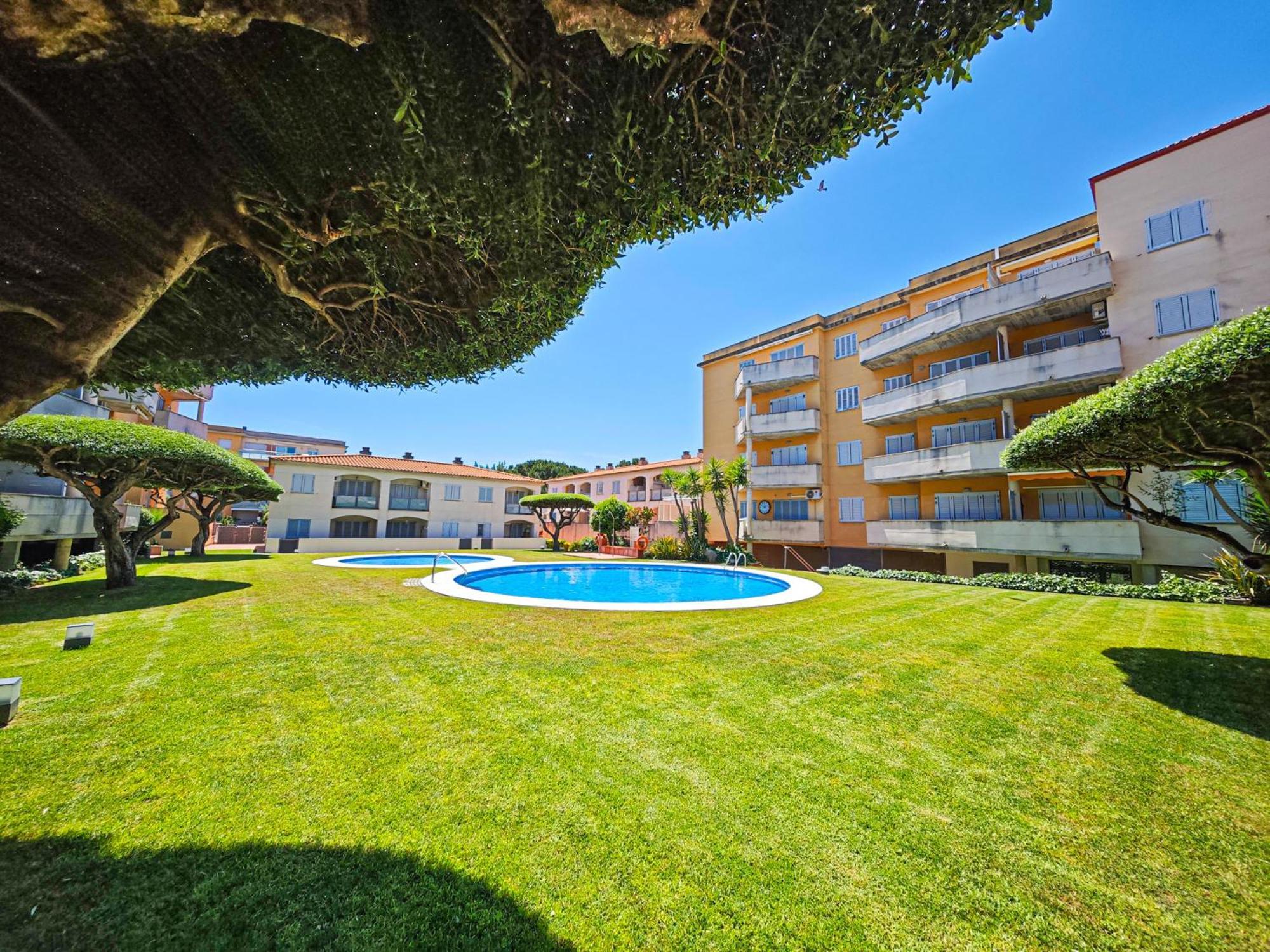 Апартаменты Del Sol Litoral - Only Families Камбрильс Экстерьер фото