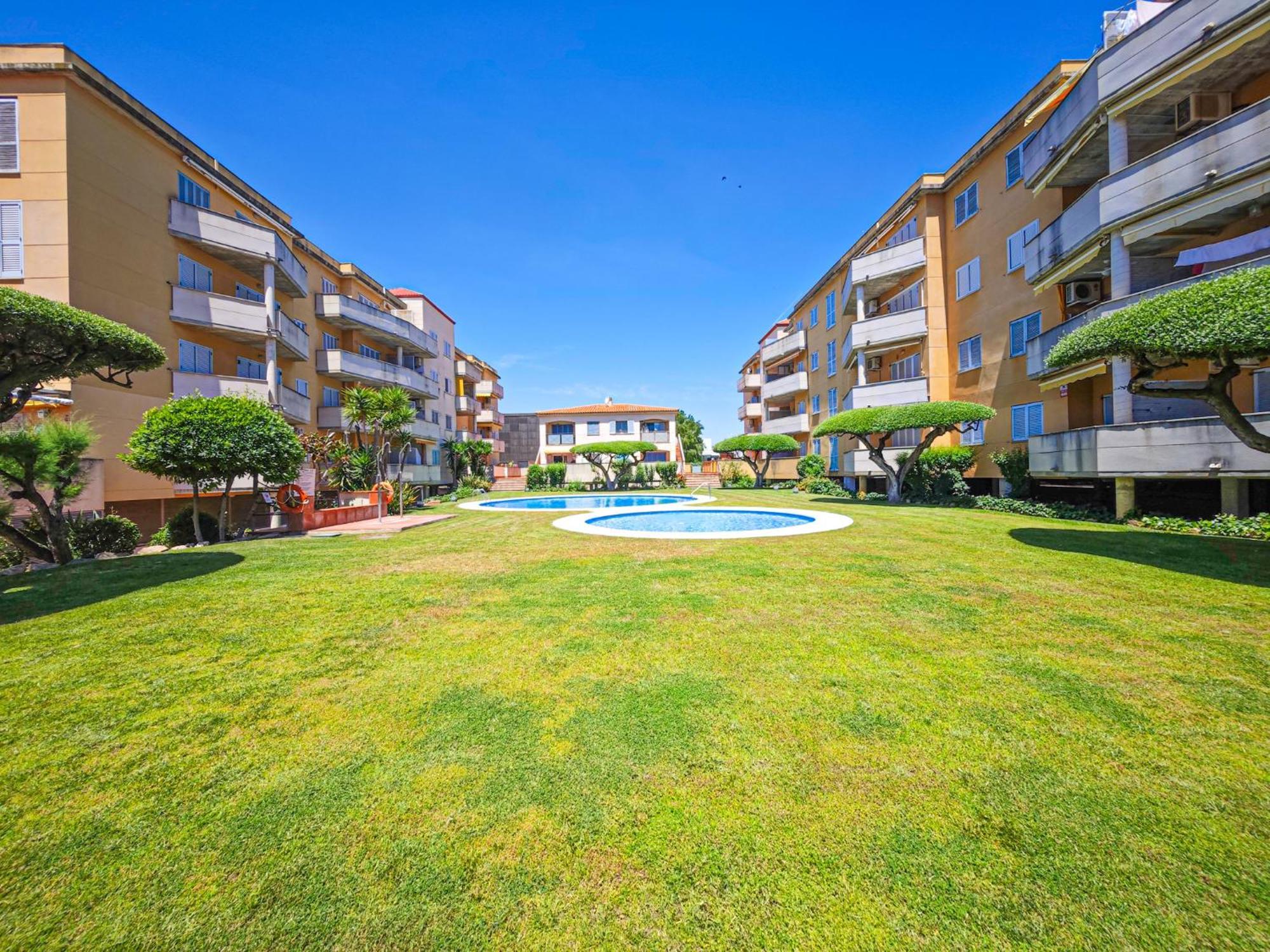 Апартаменты Del Sol Litoral - Only Families Камбрильс Экстерьер фото